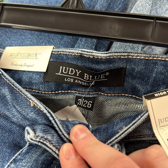 Judy Blue Distressed Skinny Jeans With Rainbow Embroidered Accent - Styl # 88438 - Picture 7 of 7